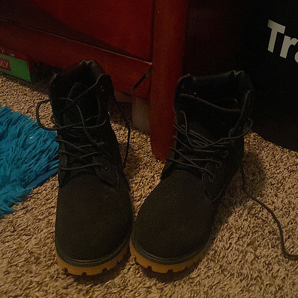 selling LUGZ  they NEW!
